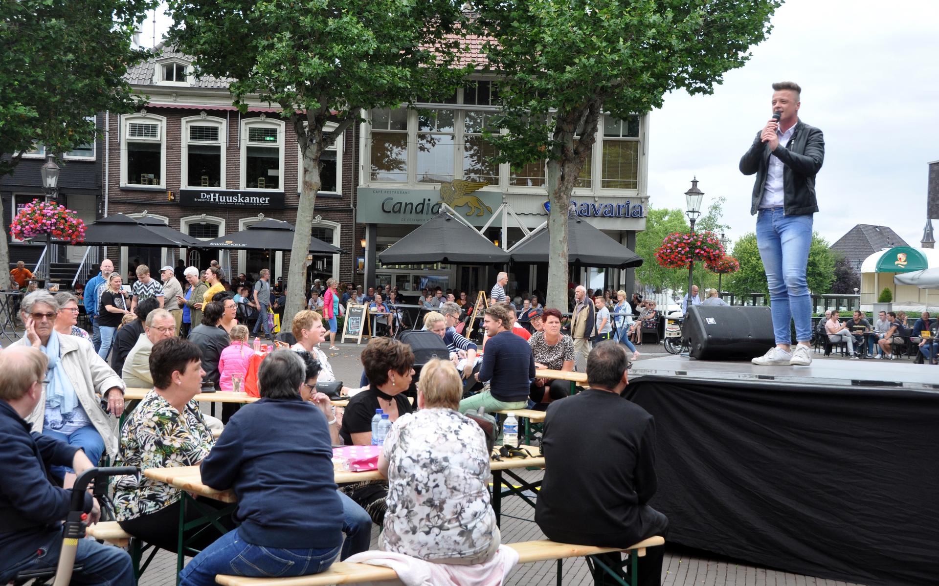 Coevorden geniet van Nederlandstalige muziek - Dagblad van het Noorden
